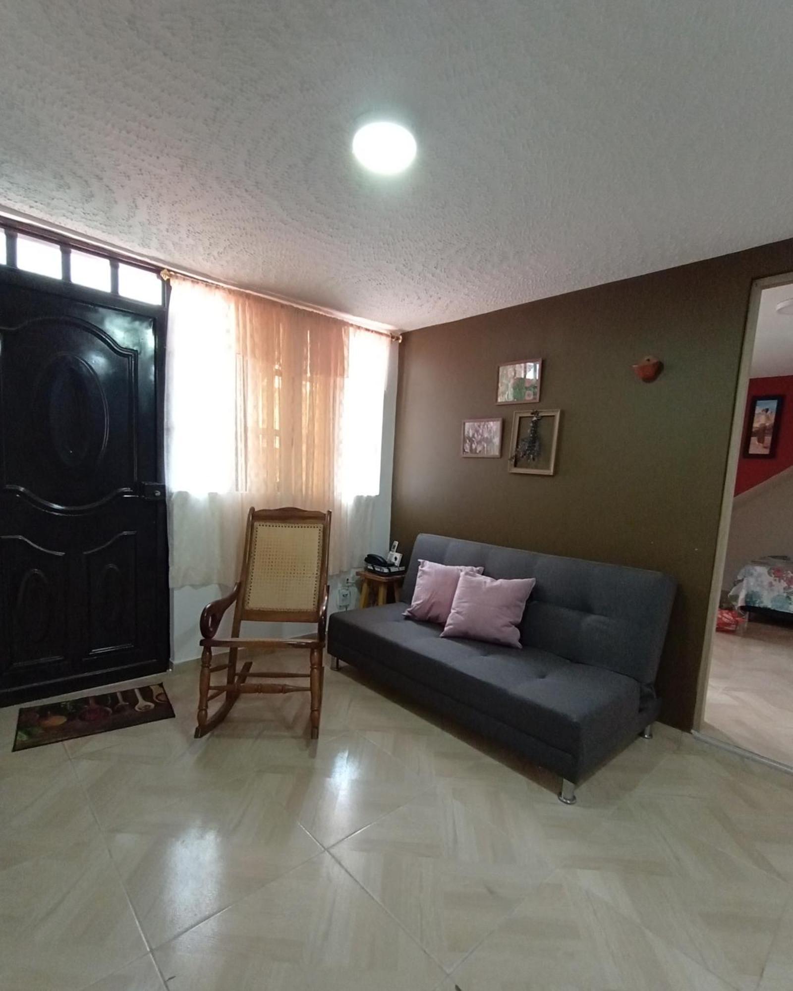 Apartamento Familiar Apartment บูการามังกา ภายนอก รูปภาพ